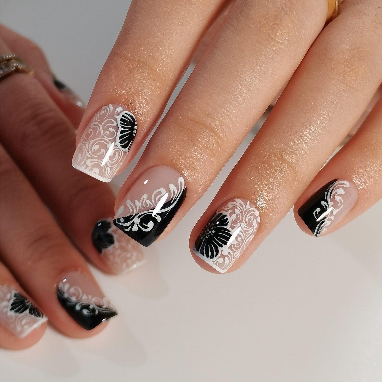 Gel Press On Nails 16 Sizes-32 Pcs Kit CUJ24120201